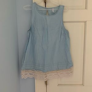 Xhilaration woman’s size medium blouse